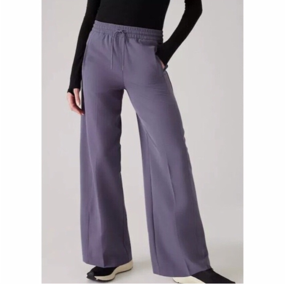 Athleta Plush Fleece High Rise Wide Leg Sweatpants / Silver Bells / XS